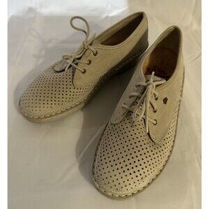 Perforated Beige Women's Lace-Up Shoes